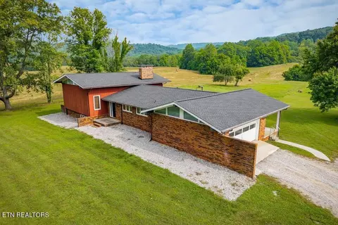 1190 Plum Creek Rd, Sparta, TN 38583