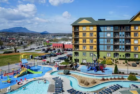 225 Collier Dr #2212, Sevierville, TN 37862