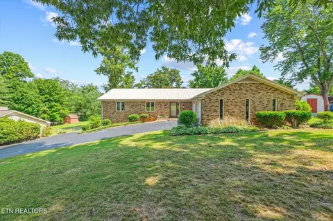 845 Pen Oak Dr, Cookeville, TN 38501