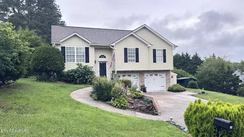 39 Golden Oak Dr, Ringgold, GA 30736