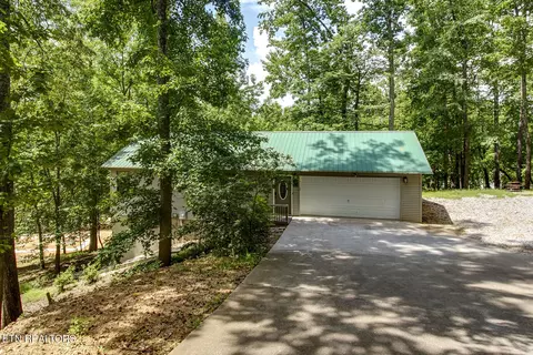 454 Davis Dr, Kingston, TN 37763