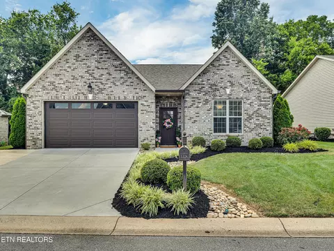 2226 Boulder Crest Ln, Sevierville, TN 37876