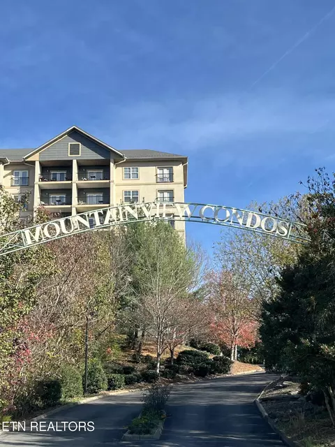 124 Plaza Dr UNIT 2105, Pigeon Forge, TN 37863