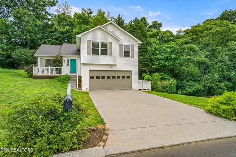 1476 Pheasants Glen Dr, Knoxville, TN 37923