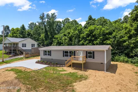 308 Cowan Ln, La Follette, TN 37766