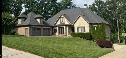 2041 Majestic Cir, Dandridge, TN 37725
