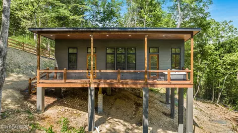 2624 Black Walnut Flats Rd, Sevierville, TN 37862