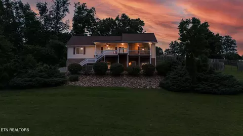 1110 Hide Away Ln, Kodak, TN 37764