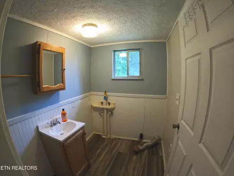 Bath - 9 Sharp Rd, Athens, TN 37303 photo 2 of 2