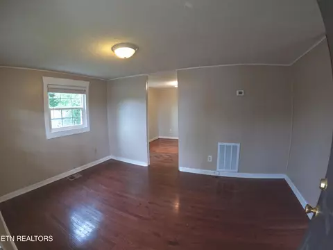 Living - 9 Sharp Rd, Athens, TN 37303 photo 2 of 3