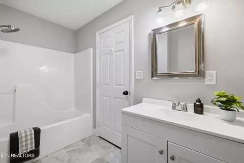 Bath - 465 Marie St, Talbott, TN 37877 photo 2 of 2