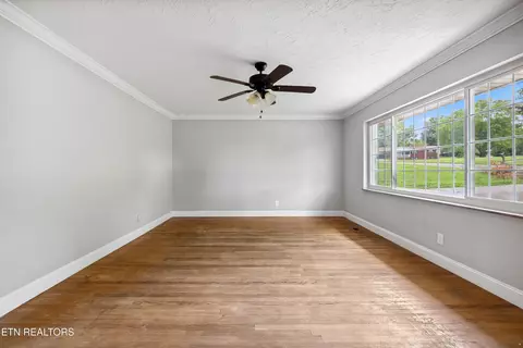 Living - 465 Marie St, Talbott, TN 37877 photo 2 of 5