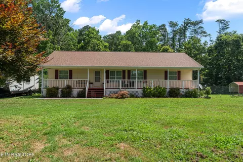 295 Clear Branch Rd, Corryton, TN 37721