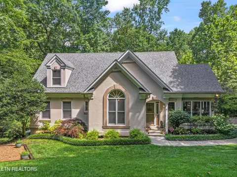 4225 Valencia Rd, Knoxville, TN 37919