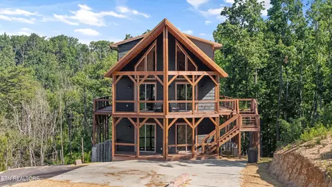 2015 Spurling Rd, Sevierville, TN 37862