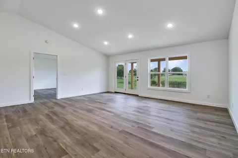 817 Hack Beaty Rd, Grimsley, TN 38565 photo 5