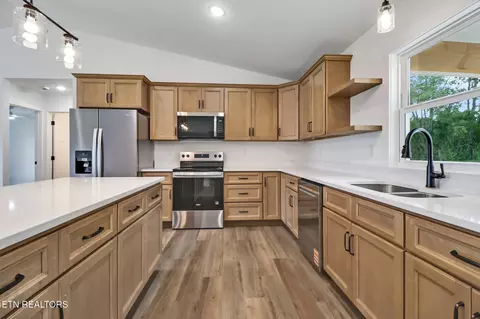 817 Hack Beaty Rd, Grimsley, TN 38565 photo 8