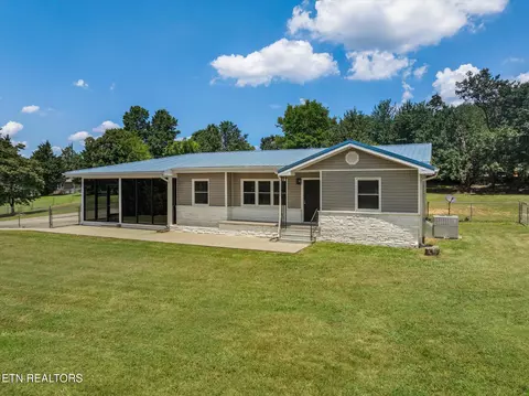 212 Teague Dr, Madisonville, TN 37354