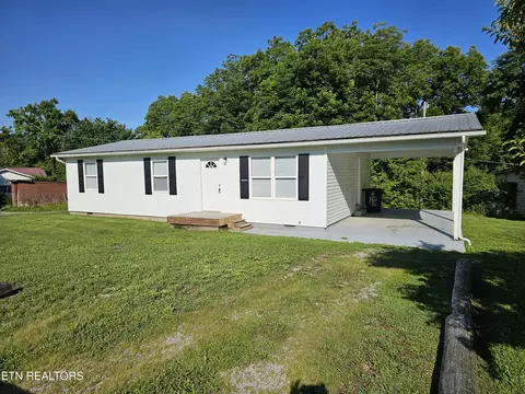 112 Ray St, Athens, TN 37303