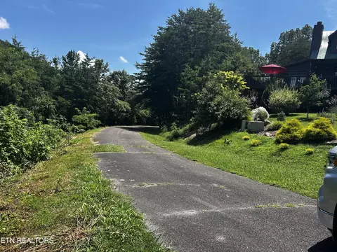 Highlands Bluff Rd, Tellico Plains, TN 37385
