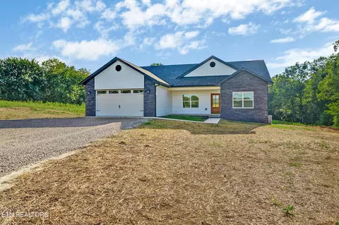 249 Old Grimsley Ct, Grimsley, TN 38565
