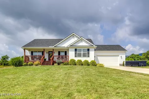 315 Greene Ln, La Follette, TN 37766