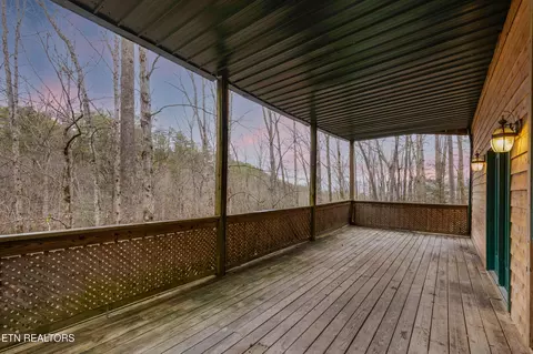 Exterior - 1040 Laurel Rd, Townsend, TN 37882 photo 7 of 8