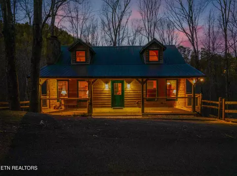 Exterior - 1040 Laurel Rd, Townsend, TN 37882 photo 2 of 8