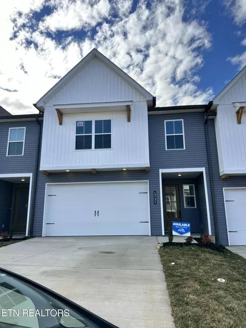 1731 Lateglow Way, Knoxville, TN 37931