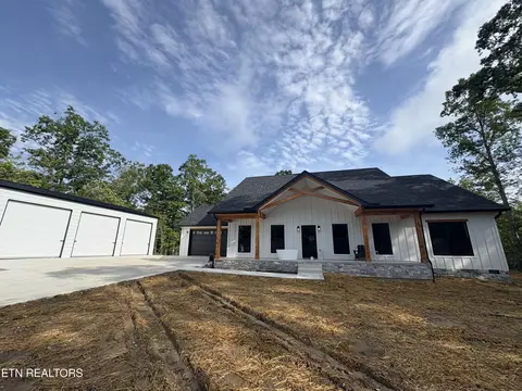 1084 Hargis Rd, Grimsley, TN 38565
