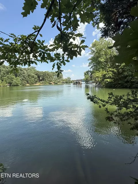 1534 N Wilkerson Rd, Knoxville, TN 37922