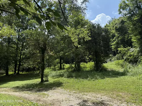 3700 Mcdonald Rd, Knoxville, TN 37914