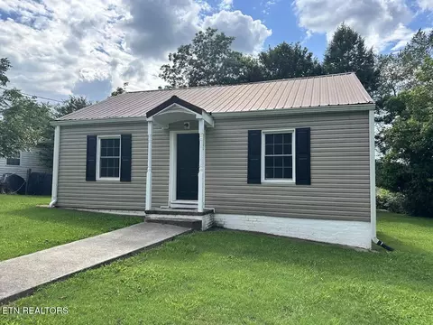 156 Vine St, Madisonville, TN 37354