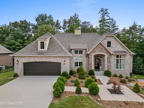 10 Inwood Dr, Crossville, TN 38558