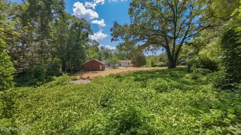 Exterior - 8534 Heiskell Rd, Powell, TN 37849 photo 8 of 8