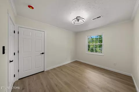 Bedroom - 8534 Heiskell Rd, Powell, TN 37849 photo 2 of 6