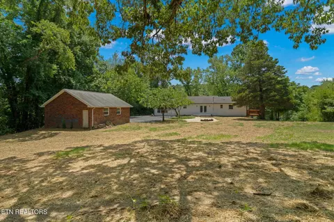 Exterior - 8534 Heiskell Rd, Powell, TN 37849 photo 2 of 8