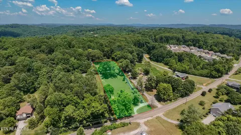 View/Area - 8534 Heiskell Rd, Powell, TN 37849 photo 4 of 6