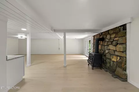 Living - 8534 Heiskell Rd, Powell, TN 37849 photo 8 of 8