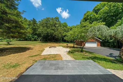 Exterior - 8534 Heiskell Rd, Powell, TN 37849 photo 6 of 8