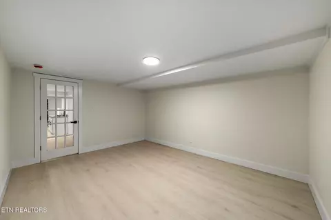 Bedroom - 8534 Heiskell Rd, Powell, TN 37849 photo 5 of 6