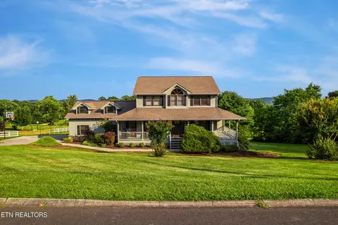 3938 Settlers Tr, Kodak, TN 37764