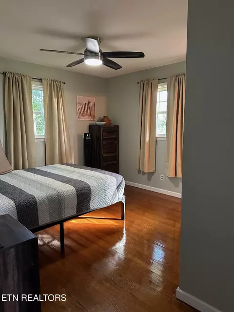 Bedroom - 8024 Sharp Rd, Powell, TN 37849 photo 3 of 7