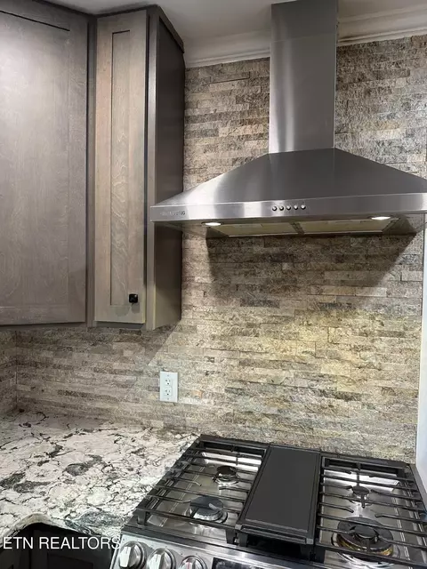 Kitchen - 8024 Sharp Rd, Powell, TN 37849 photo 13 of 13