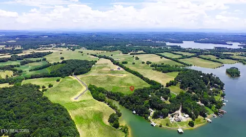 3829 Gravelly Hills Rd, Louisville, TN 37777