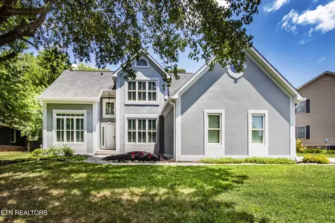 700 E Fox Den Dr, Knoxville, TN 37934