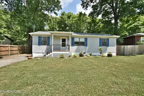 805 Lake Glen Ln, Knoxville, TN 37920