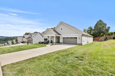 249 Cedar Branch Tr, Lenoir City, TN 37772