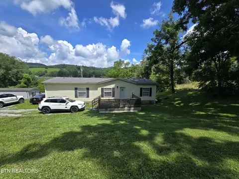 547 Chris Barney Rd, Dryden, VA 24243