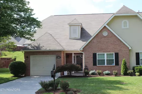 2825 Knob Creek Ln, Knoxville, TN 37912